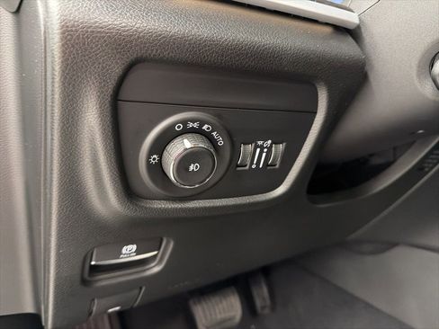 New 2025 Jeep Grand Cherokee L Limited w/ Luxury Tech Group II RWD image 18