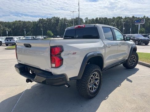 New 2026 Chevrolet Colorado ZR2 image 9