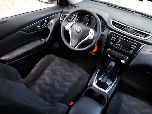 Used 2016 Nissan Rogue S FWD image 20