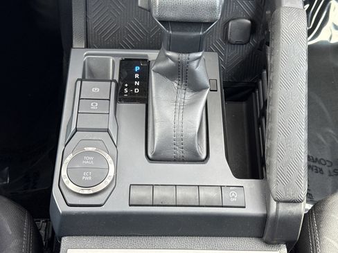 Used 2025 Toyota Tacoma SR5 image 27