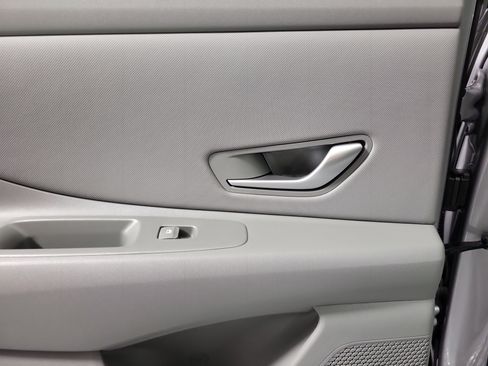 New 2025 Hyundai Elantra SEL image 30