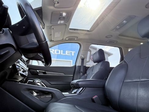 Used 2021 Kia Telluride SX w/ Towing Package FWD image 9