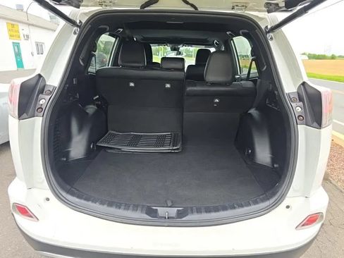 Used 2017 Toyota RAV4 SE AWD/4WD image 7