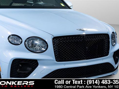 Used 2021 Bentley Bentayga image 16