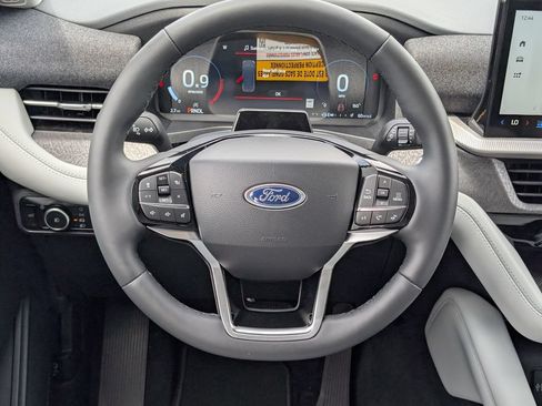 New 2026 Ford Explorer Platinum w/ LUX Leather Package AWD/4WD image 10