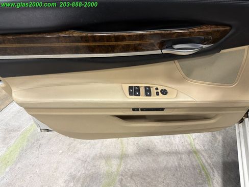 Used 2015 BMW 750Li RWD image 25