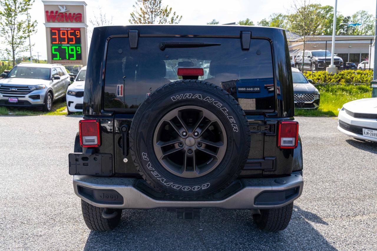 Used 2016 Jeep Wrangler Unlimited Sahara AWD/4WD image 5