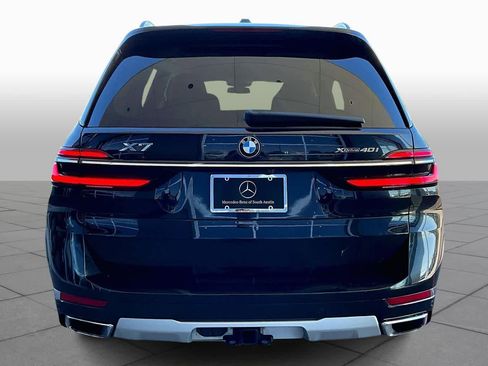 Used 2023 BMW X7 xDrive40i w/ Premium Package image 4
