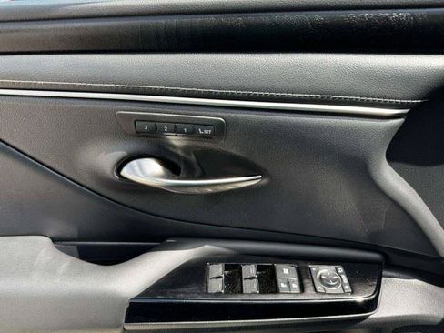 Used 2022 Lexus ES 250 w/ Premium Package AWD/4WD image 19