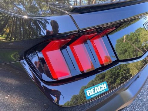 Used 2025 Ford Mustang GT Premium image 13