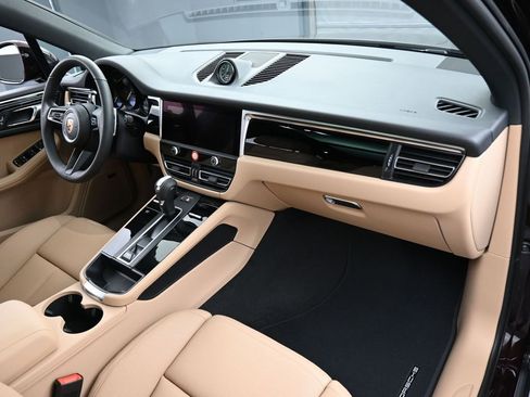New 2026 Porsche Macan image 31