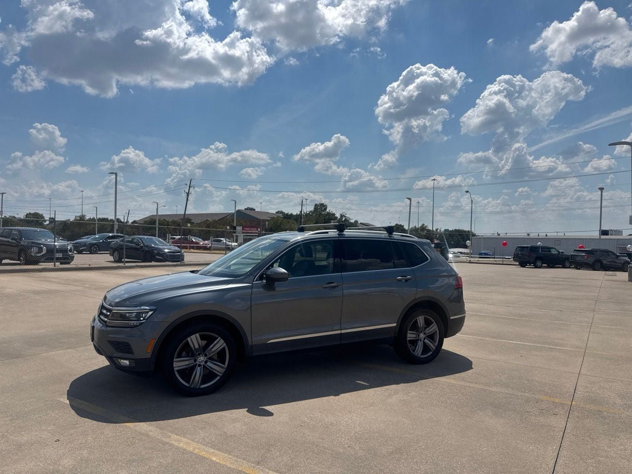 Used 2018 Volkswagen Tiguan SEL Premium FWD image 13