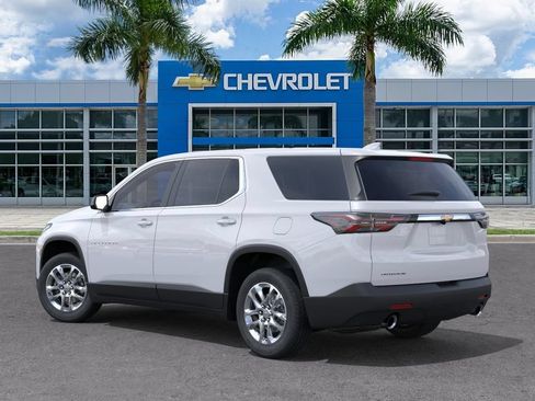 Used 2023 Chevrolet Traverse LS FWD image 3