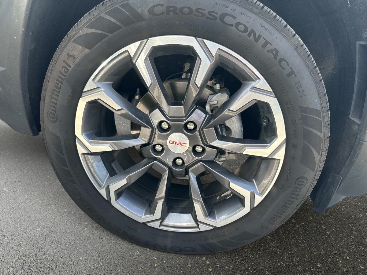 Used 2025 GMC Terrain Elevation w/ Elevation Premium Package AWD/4WD image 9