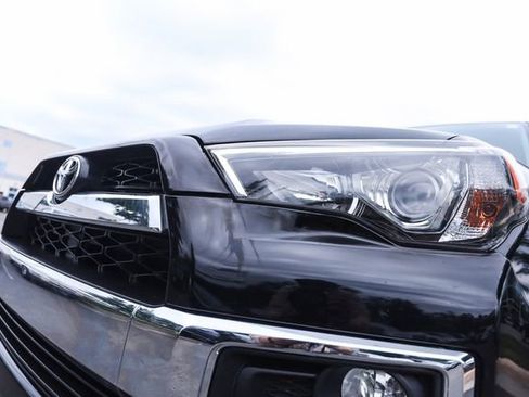Used 2018 Toyota 4Runner Limited AWD/4WD image 13