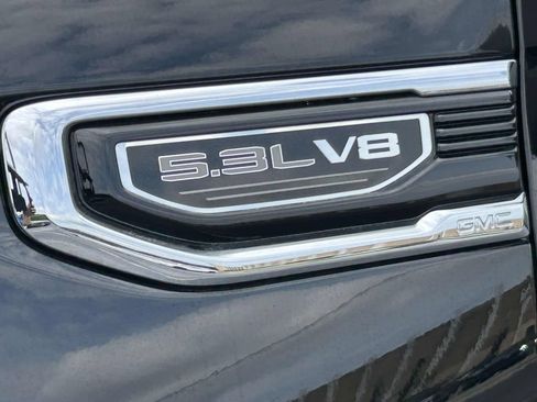 Used 2025 GMC Sierra 1500 SLT AWD/4WD image 9