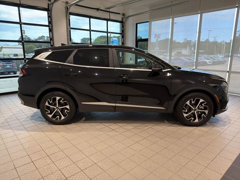 Used 2024 Kia Sportage EX FWD image 6