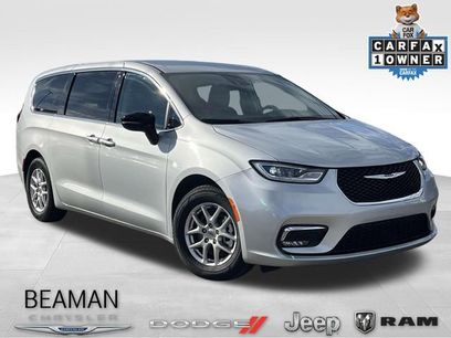 Used 2024 Chrysler Pacifica Touring-L