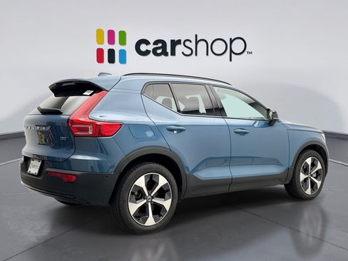 Used 2025 Volvo XC40 B5 Plus AWD/4WD image 5