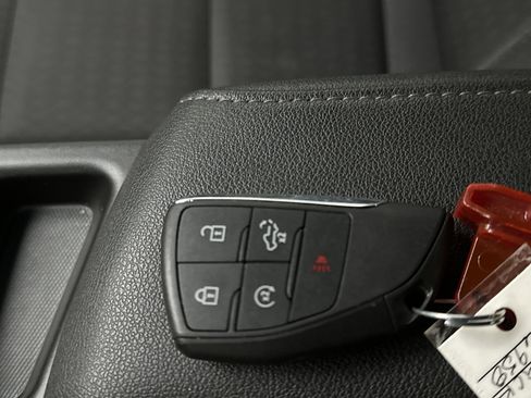 Used 2025 Chevrolet Silverado 2500 LT w/ Convenience Package image 43