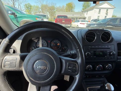 Used 2014 Jeep Patriot Latitude image 8