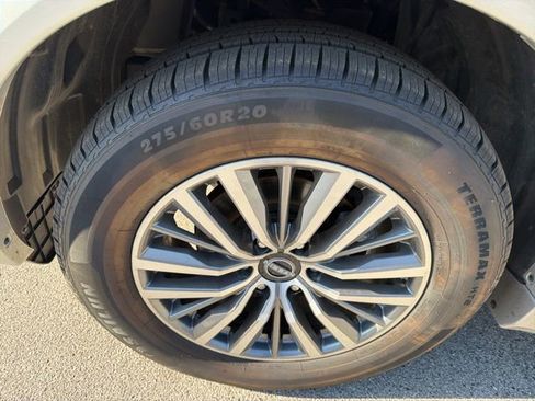 Used 2024 Nissan Armada SL AWD/4WD image 11