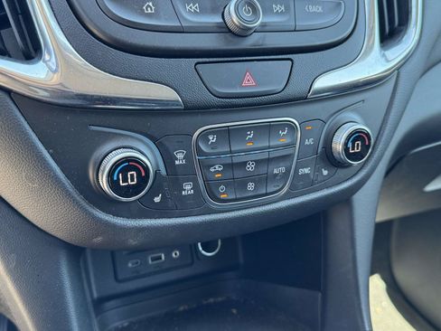 Used 2019 Chevrolet Equinox LT w/ Sun & Navigation Package AWD/4WD image 24