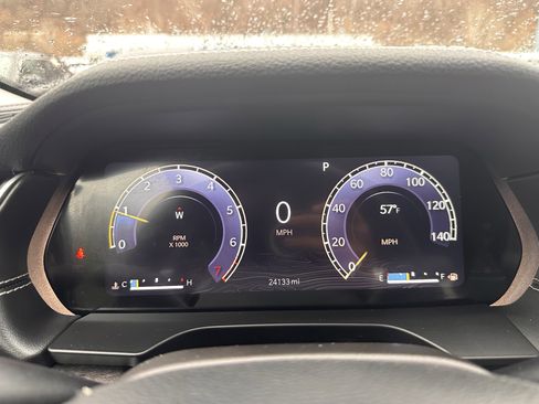 Used 2023 Jeep Grand Cherokee Limited w/ Luxury Tech Group II image 12