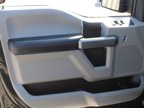 Used 2020 Ford F150 XLT RWD image 14