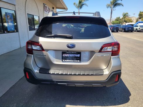 Used 2018 Subaru Outback 2.5i Limited AWD/4WD image 4