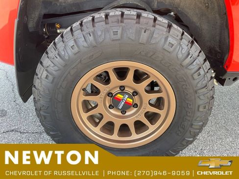 Used 2024 Toyota 4Runner TRD Off-Road Premium w/ Off Road Premium Plus Package AWD/4WD image 28