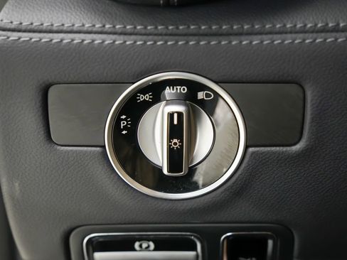Used 2018 Mercedes-Benz AMG GT Roadster image 21