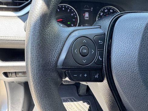 Used 2020 Toyota RAV4 XLE FWD image 14