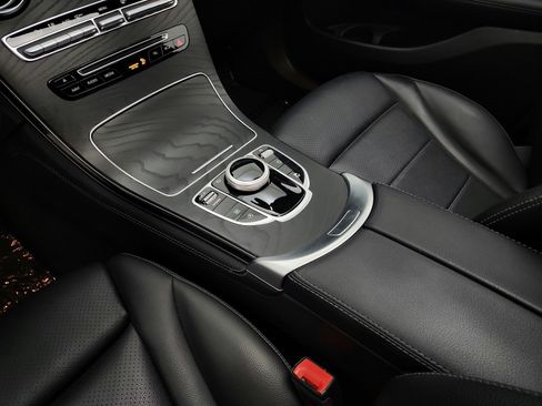 Used 2019 Mercedes-Benz GLC 300 image 11