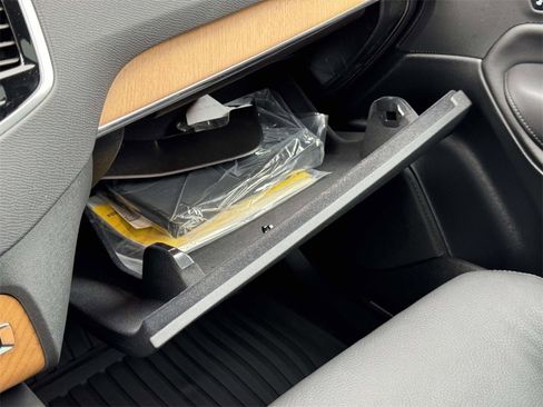 Certified 2024 Volvo XC90 B5 Plus w/ Protection Package Premier image 29