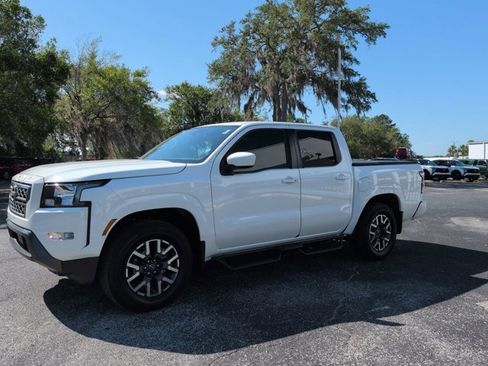 Certified 2022 Nissan Frontier SV RWD image 8