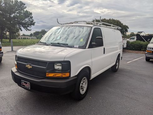 Used 2015 Chevrolet Express 2500 image 5