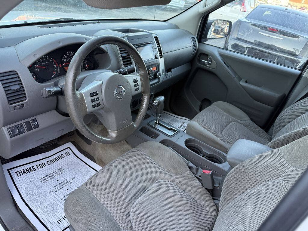 Used 2017 Nissan Frontier SV w/ SV Value Truck Package RWD image 17