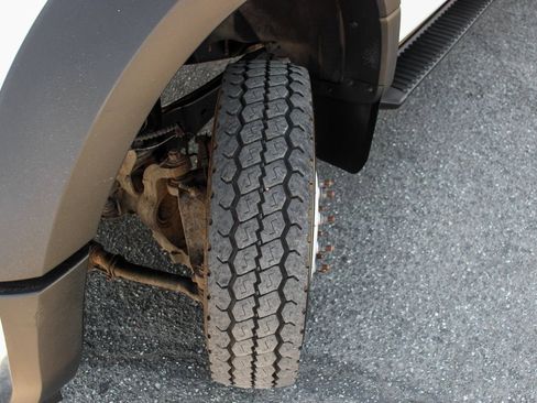 Used 2018 Ford F550 2WD Regular Cab Super Duty image 44