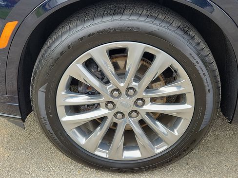 Used 2021 Cadillac XT6 Premium Luxury image 10