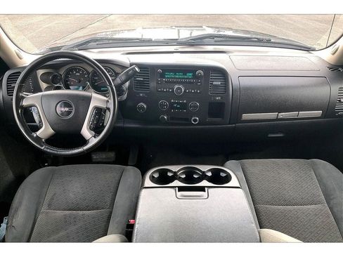 Used 2007 GMC Sierra 2500 SLE w/ Z71 Off-Road Package image 17