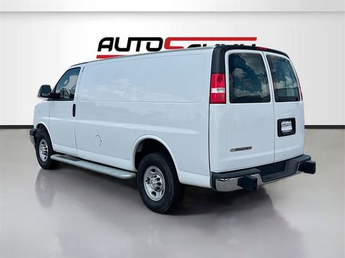 Used 2024 Chevrolet Express 2500 Work Van w/ Driver Convenience Package image 5