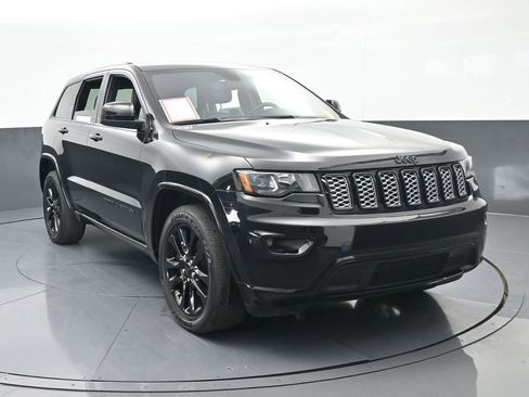 Used 2020 Jeep Grand Cherokee Altitude image 9