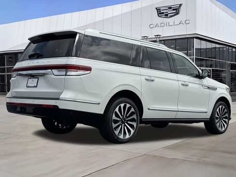 Used 2024 Lincoln Navigator L Reserve AWD/4WD image 8