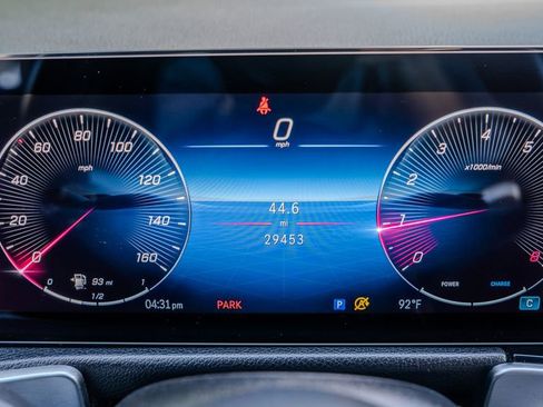 Used 2024 Mercedes-Benz GLB 250 image 10