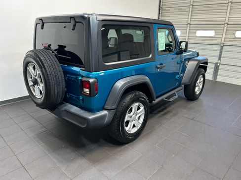 Used 2020 Jeep Wrangler Sport AWD/4WD image 3