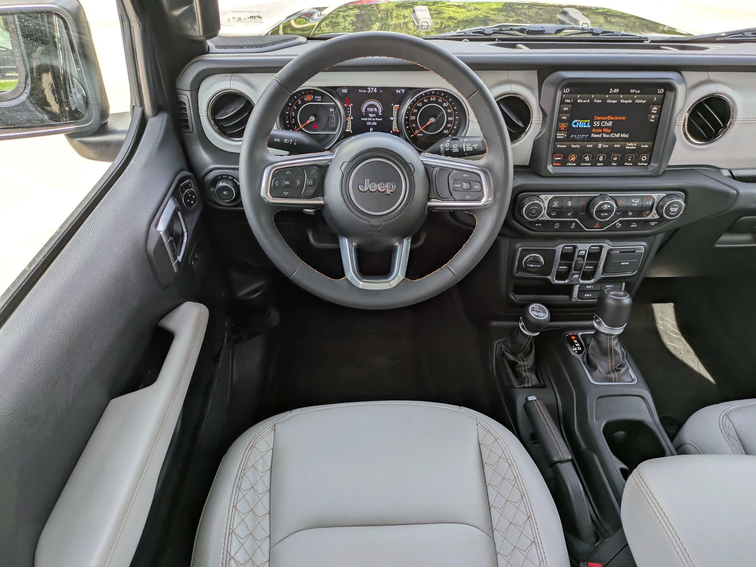 Used 2023 Jeep Wrangler Unlimited Sahara AWD/4WD image 14