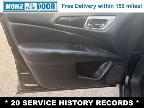 Used 2020 Nissan Pathfinder S image 10