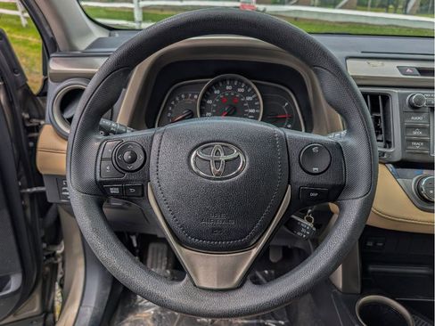 Used 2013 Toyota RAV4 XLE AWD/4WD image 22