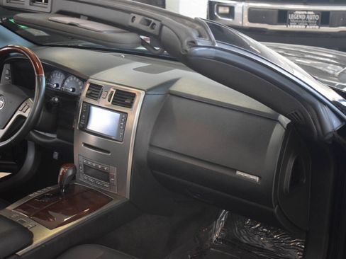 Used 2005 Cadillac XLR RWD image 40